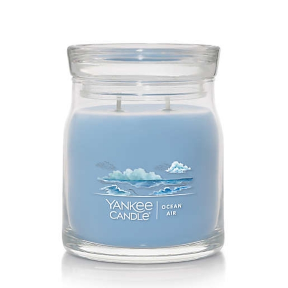 NIP Yankee Candle Small 13 oz Ocean Air Candle!
